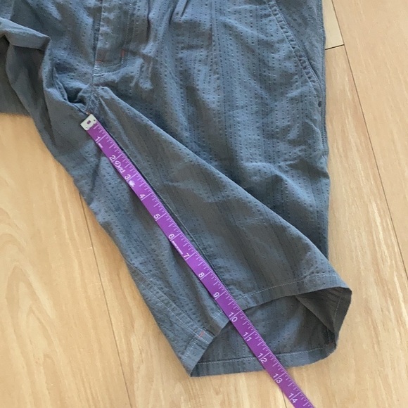 ARCTERYX women’s shorts - Picture 10 of 11